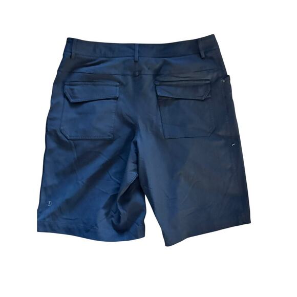 Lululemon Men's Black Cadence Commute Cargo Shorts Size 36 - Picture 3 of 4